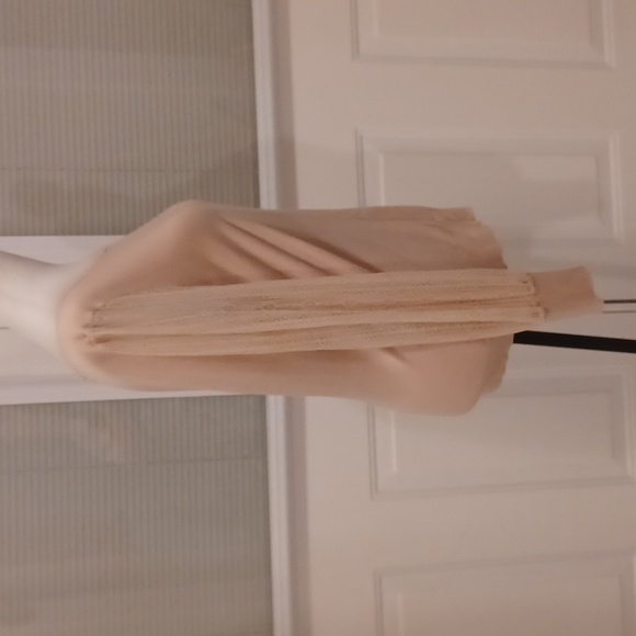 $4 Add-on Light Pink Lace Sleeve Sweater - Size Medium - Picture 4 of 7